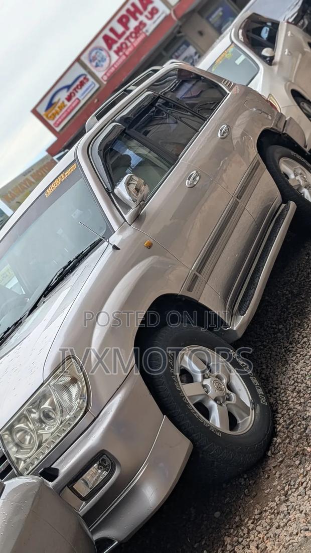 Toyota Land Cruiser 90 2002 Silver