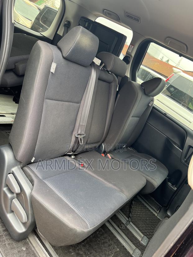 Toyota Noah 2020 Maroon