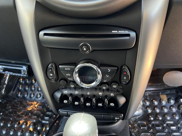 Mini Cooper 2dr Convertible (1.6L 4cyl 6M) 2014 White