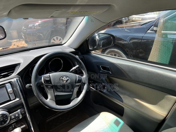 Toyota Mark X 2.5 AWD 2011 Black