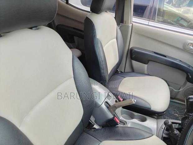 Mitsubishi L200 2007 Silver