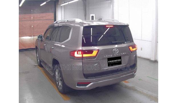 Toyota Land Cruiser 2025 Gray