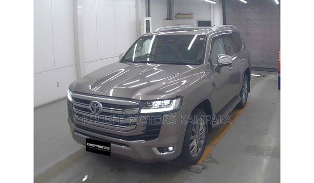 Toyota Land Cruiser 2025 Gray