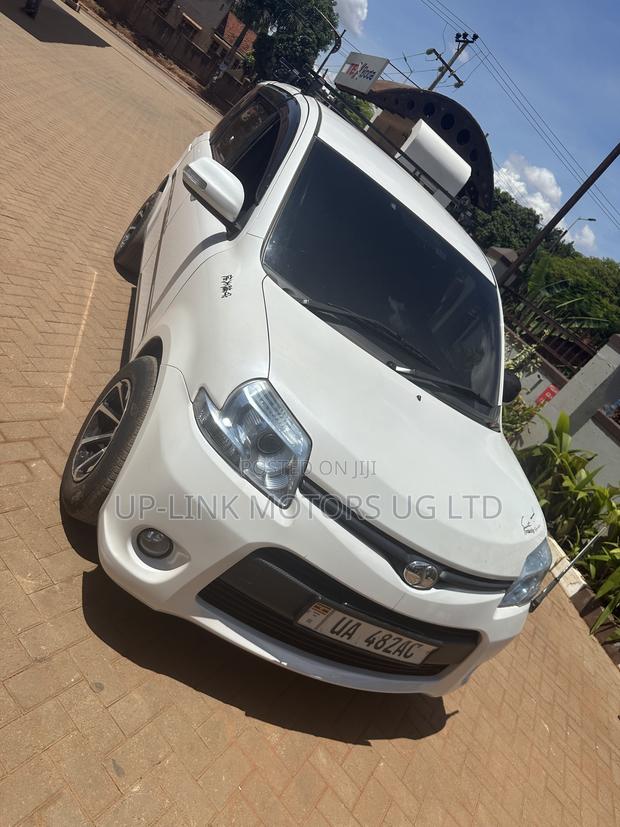 Toyota Sienta 2013 White