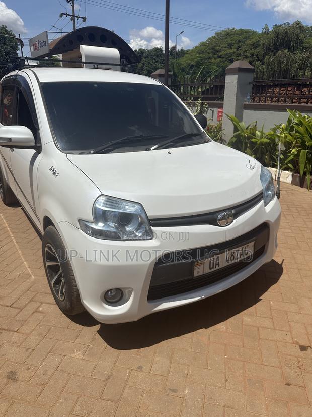 Toyota Sienta 2013 White