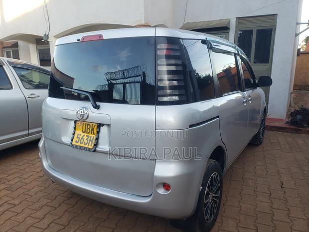 Toyota Sienta 2008 Silver