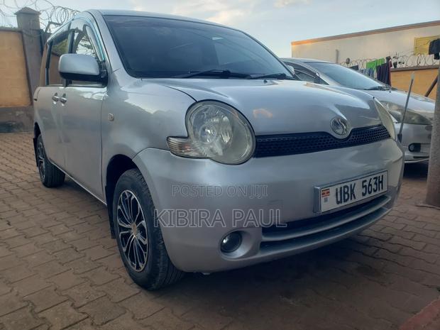 Toyota Sienta 2008 Silver