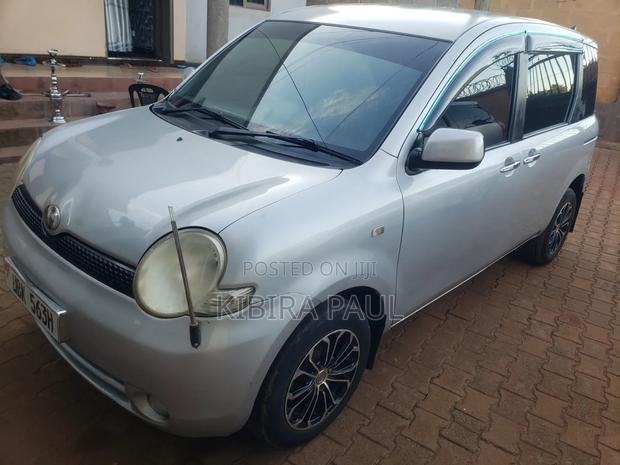 Toyota Sienta 2008 Silver