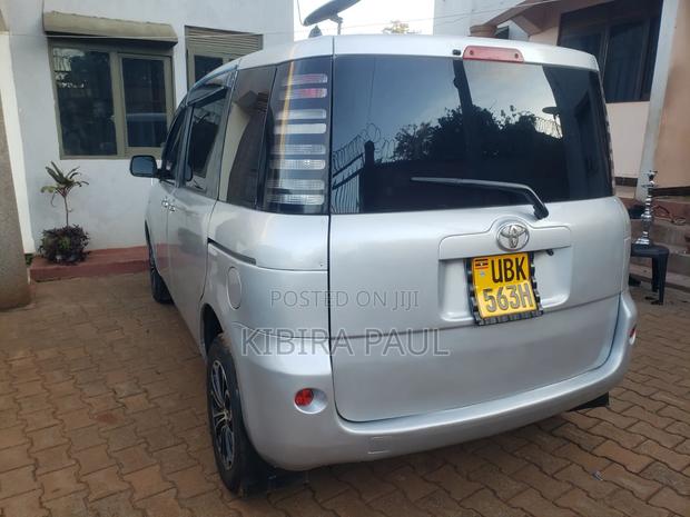 Toyota Sienta 2008 Silver