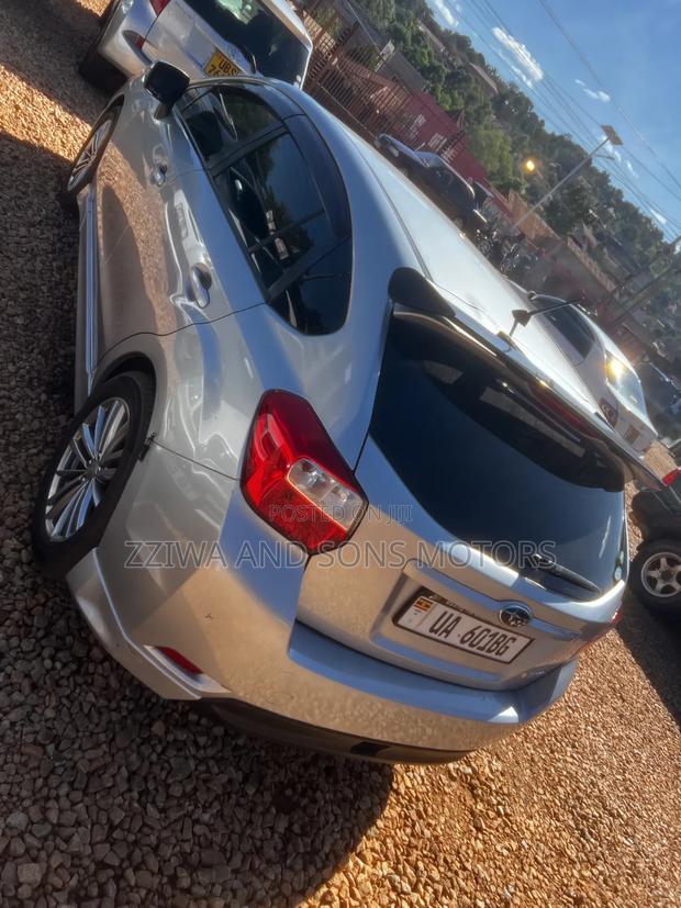 Subaru Impreza 2.0i Limited PZEV 4dr Hatchback AWD (2.0L 4cyl CVT) 2015