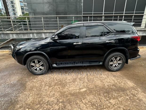 Toyota Fortuner 2016 Black