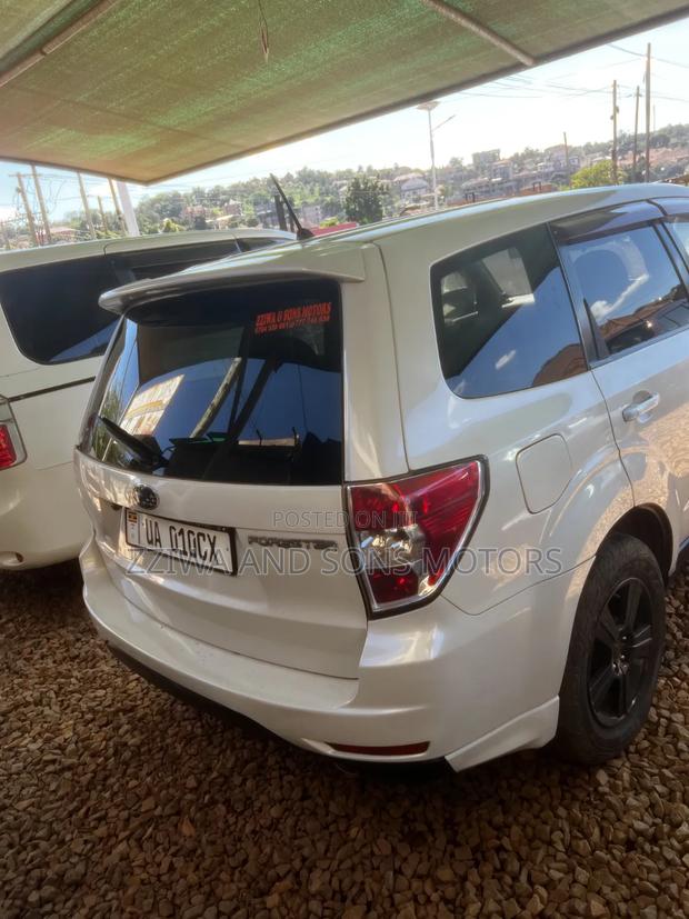 Subaru Forester 2.5X Automatic 2011 White