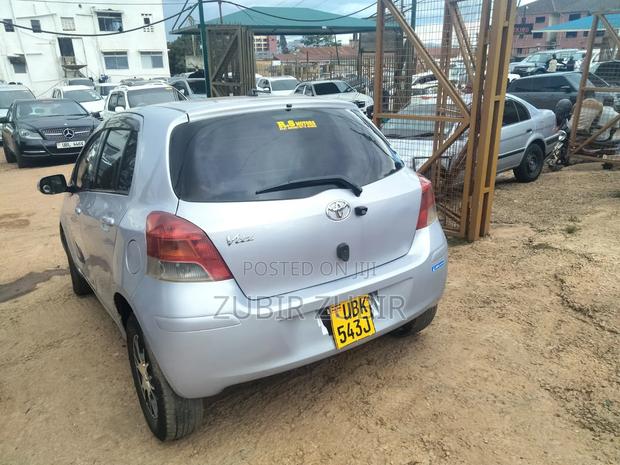 Toyota Vitz 2007 Silver