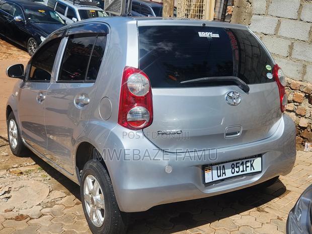 Toyota Passo 2012 Silver