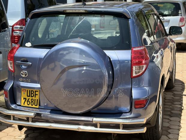 Toyota RAV4 2.4 2008 Blue