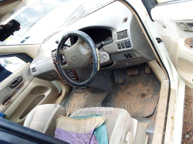 Toyota Gaia 1998 White