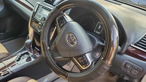 Toyota Premio 2017 Silver
